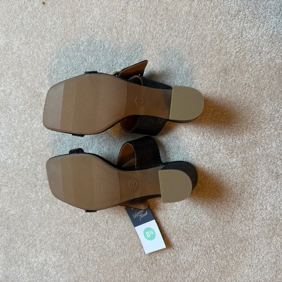 Universal Thread Black Block Heel Sandals with Gold Buckle NWT - Picture 4 of 7